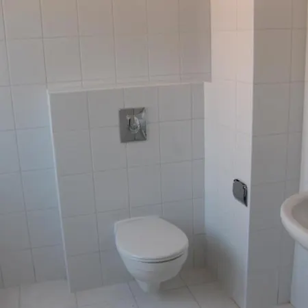 Ferienhaus Uber Zwei Etagen Mit Eigenem Garten Und Gemeinschaftlichem Schwimmbad Zamardi