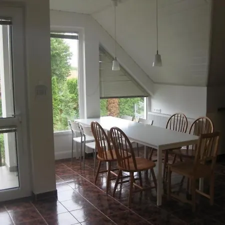 Ferienhaus Uber Zwei Etagen Mit Eigenem Garten Und Gemeinschaftlichem Schwimmbad Holiday home *