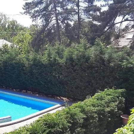 Ferienhaus Uber Zwei Etagen Mit Eigenem Garten Und Gemeinschaftlichem Schwimmbad Zamardi