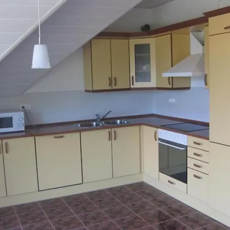 Ferienhaus Uber Zwei Etagen Mit Eigenem Garten Und Gemeinschaftlichem Schwimmbad Holiday home