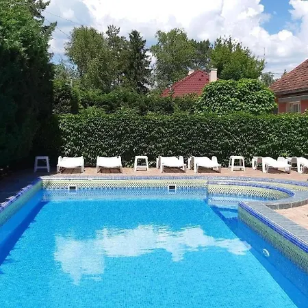 Holiday home Ferienhaus Uber Zwei Etagen Mit Eigenem Garten Und Gemeinschaftlichem Schwimmbad *