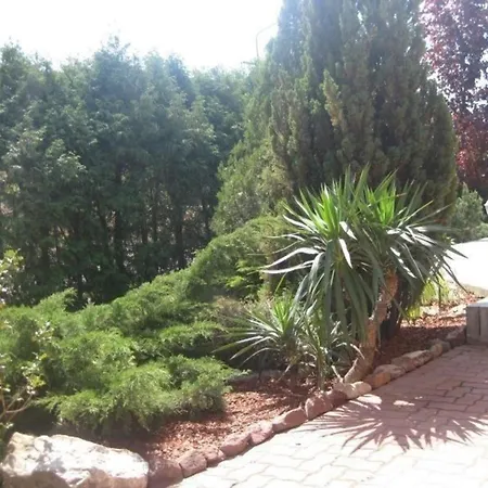 Ferienhaus Uber Zwei Etagen Mit Eigenem Garten Und Gemeinschaftlichem Schwimmbad *